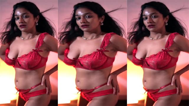 Sexy Lavanya Manickam Hot Bikini Tease Leak MMS